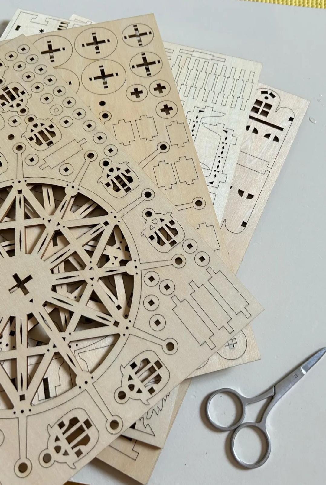 3D Wooden Puzzle Ferris Wheel Music Box | LED Rotatable Model Kit Gift for Kids & Adults