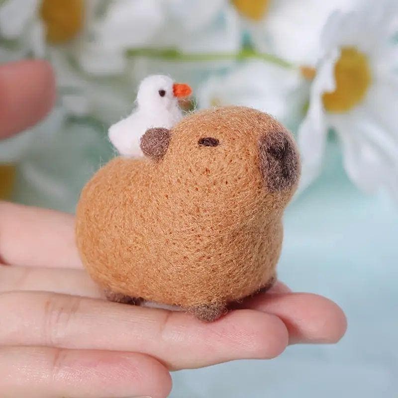 Capybara Needle Felting Kit - DIY Wool Felt Animal Craft Kit with Tools & Tutorial | Cute Handmade Gift | Beginner Needle Felt Kit