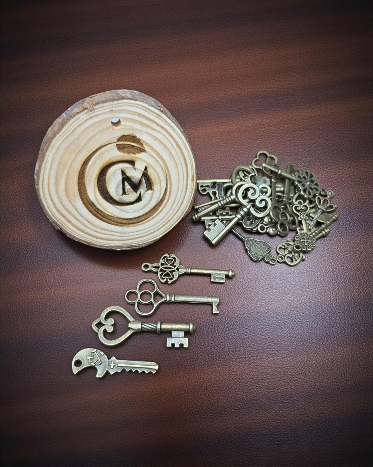Antique Bronze Skeleton Keys Charms | Vintage Style Key Pendants | Wedding Favour, Santa Key, Scrapbooking, Jewellery Making